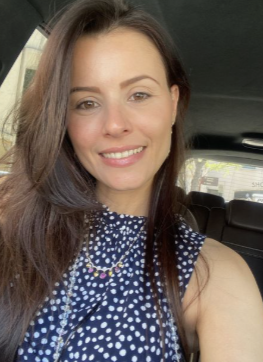 <em>Emily L</em>